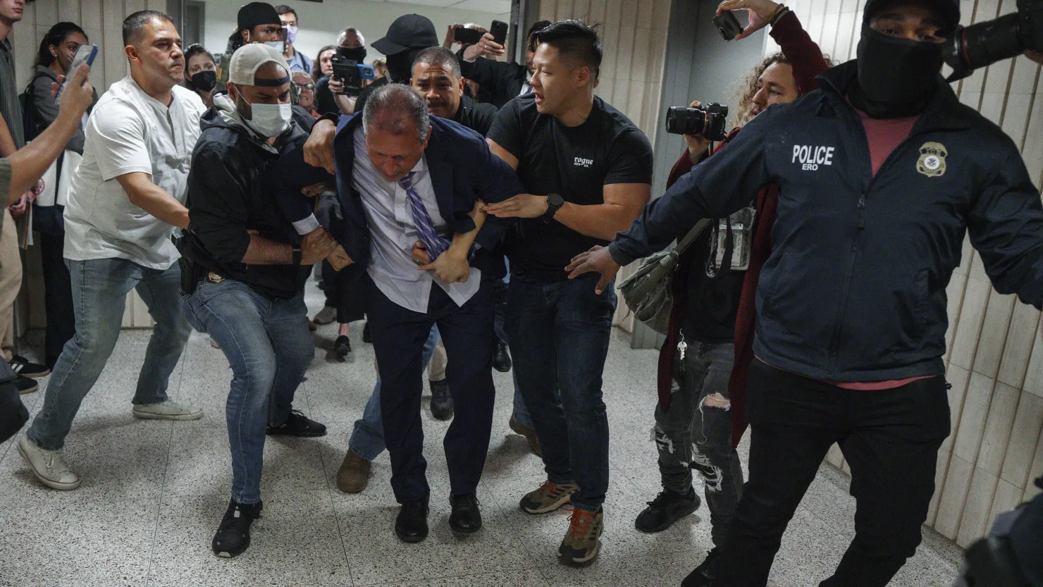 NYC mayoral candidate Brad Lander released after arrest by ICE