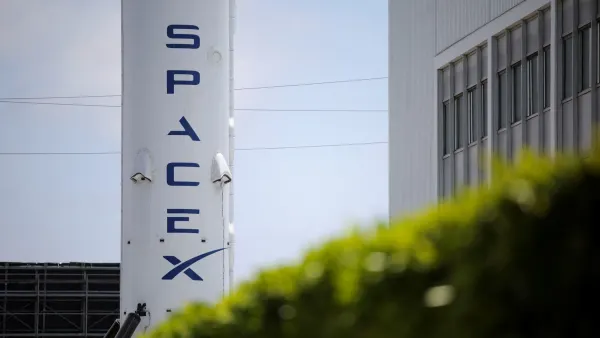 White House reviews SpaceX contracts as Trump-Musk feud simmers, Reuters sources say